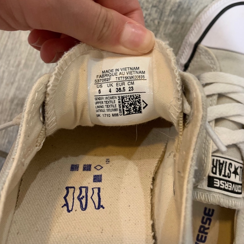 Converse - Picture 6 of 7